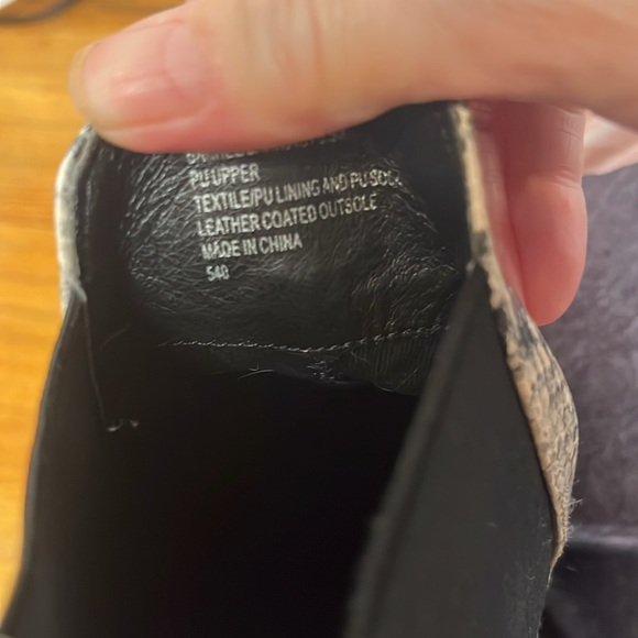 Steve Madden snakeskin pattern booties 8.5 - Picture 11 of 11